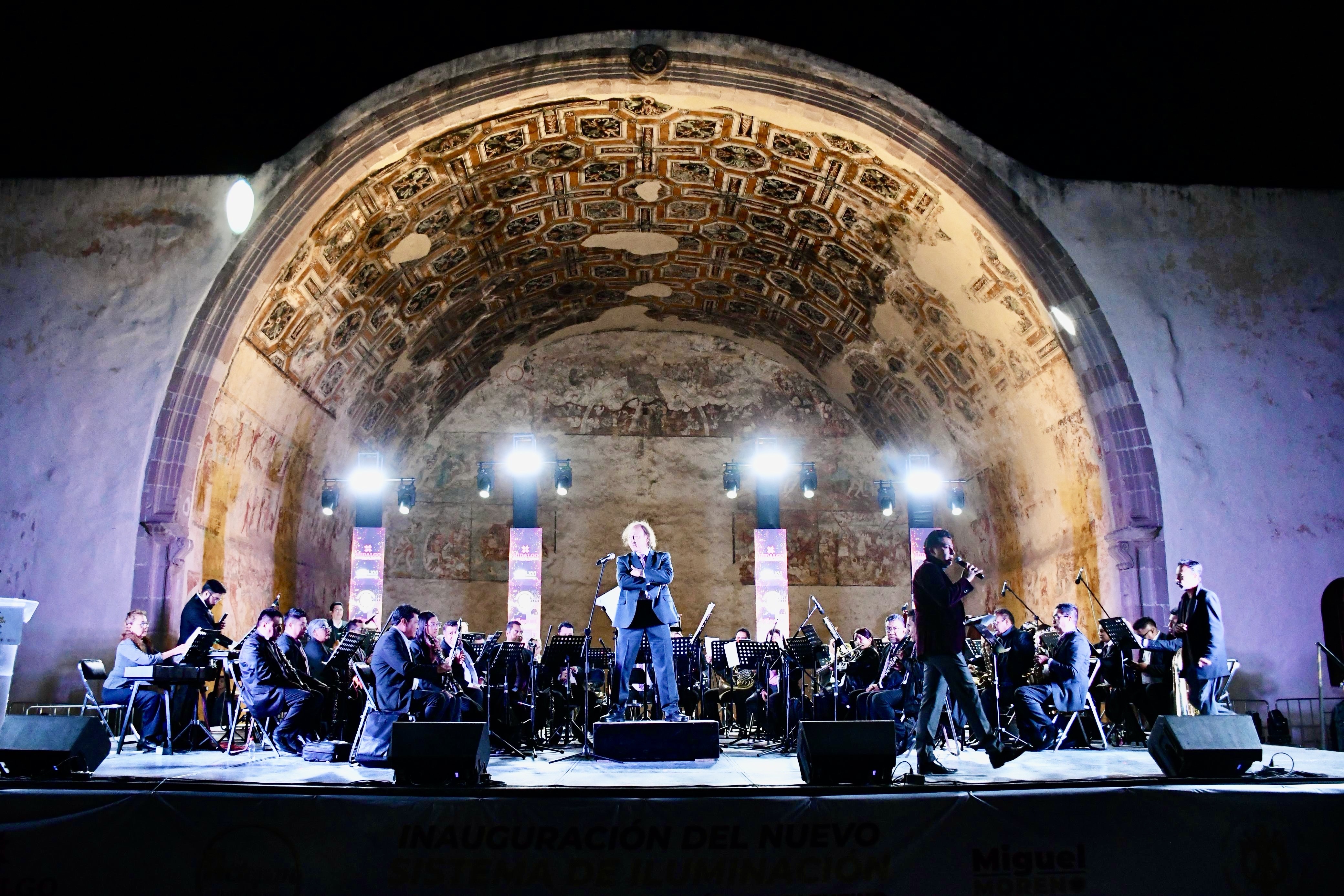 Actopan vivió una noche histórica con la iluminación del Ex Convento de San Nicolás de Tolentino, símbolo del orgullo e identidad nacional